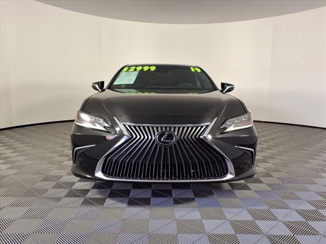 2019 Lexus ES 