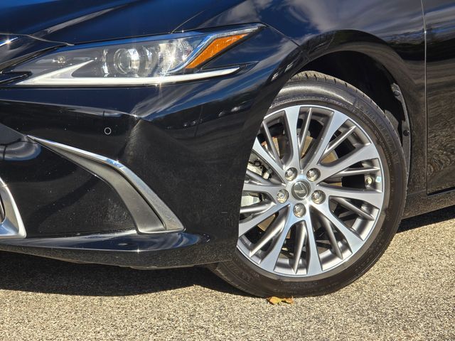 2019 Lexus ES 