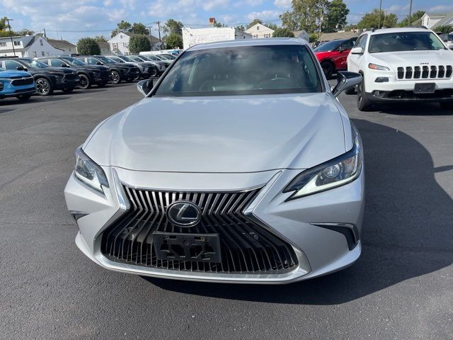 2019 Lexus ES 