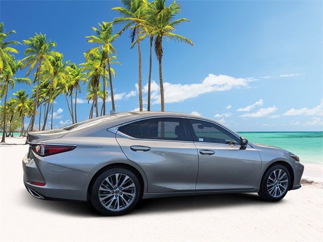 2019 Lexus ES 