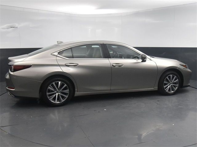 2019 Lexus ES 