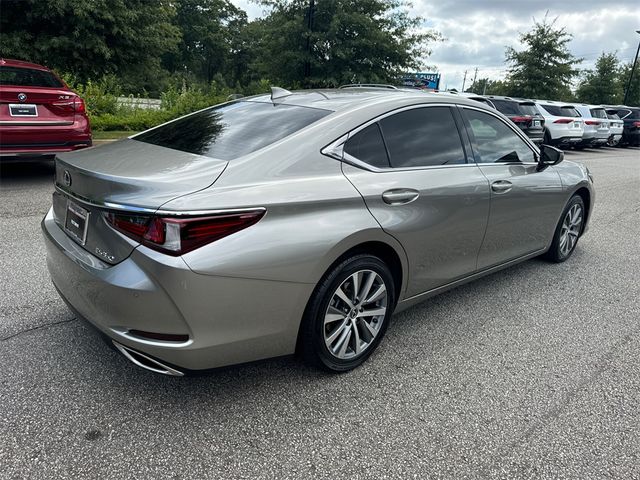 2019 Lexus ES 