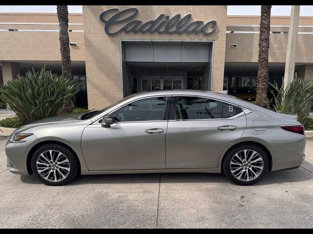 2019 Lexus ES 