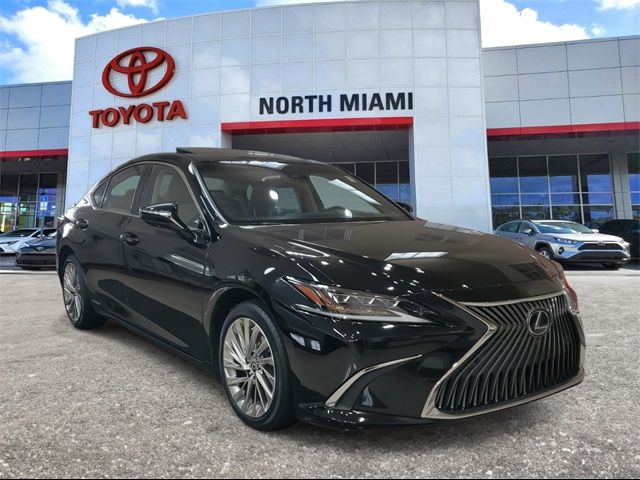 2019 Lexus ES 