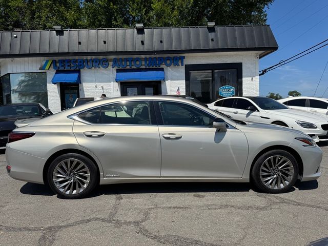 2019 Lexus ES 300h Luxury