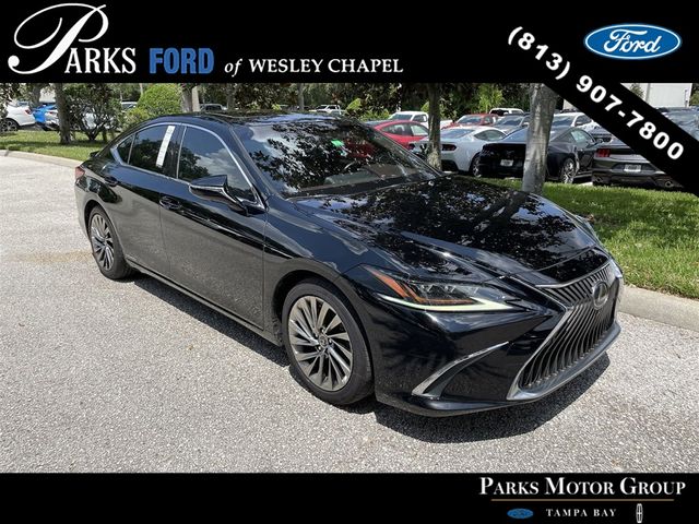 2019 Lexus ES 300h Ultra Luxury