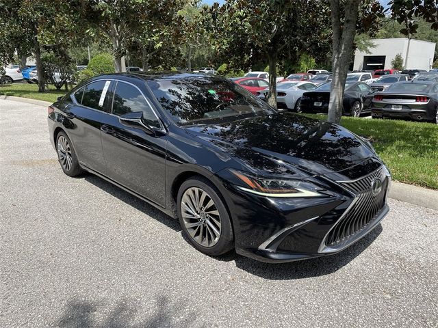 2019 Lexus ES 300h Ultra Luxury