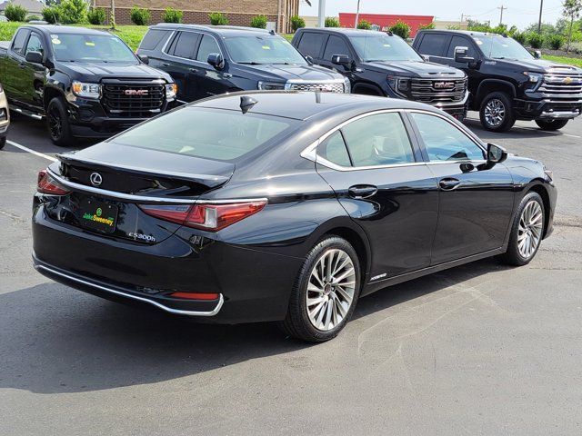 2019 Lexus ES 300h Luxury