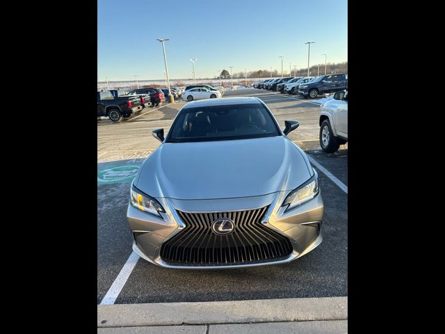 2019 Lexus ES 300h Luxury