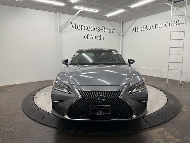 2019 Lexus ES 