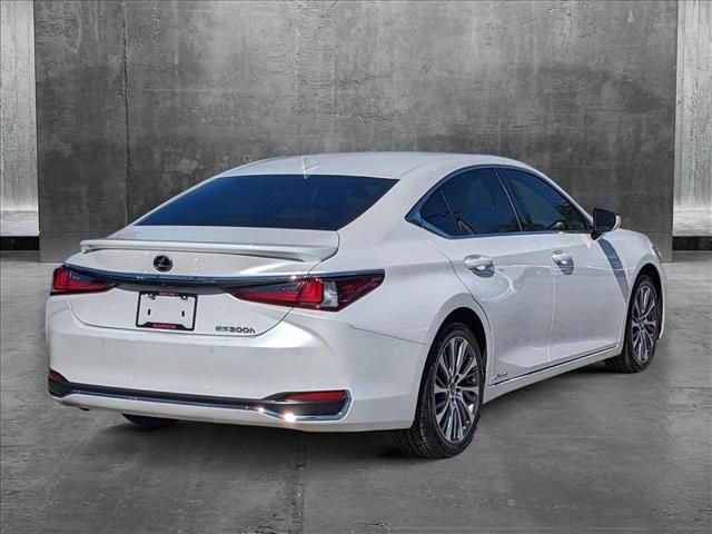 2019 Lexus ES 300h