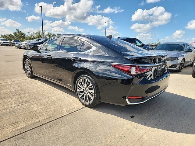 2019 Lexus ES 300h