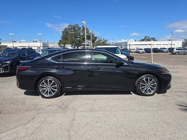 2019 Lexus ES 300h