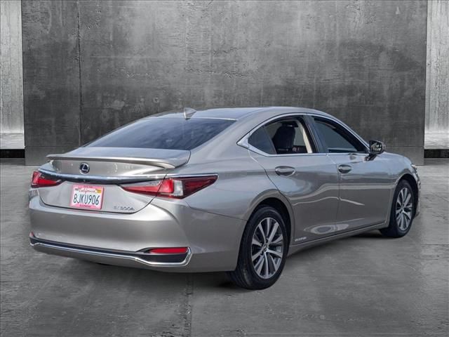 2019 Lexus ES 300h