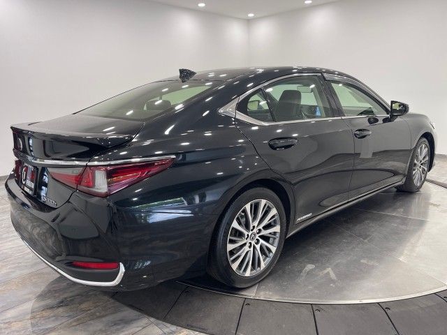 2019 Lexus ES 300h Luxury