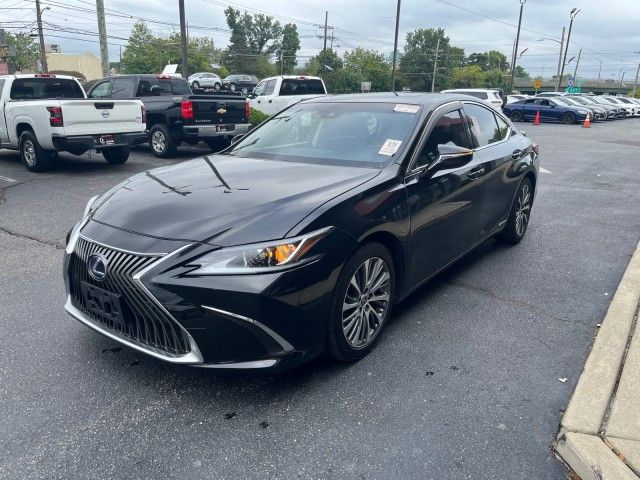 2019 Lexus ES 300h Luxury