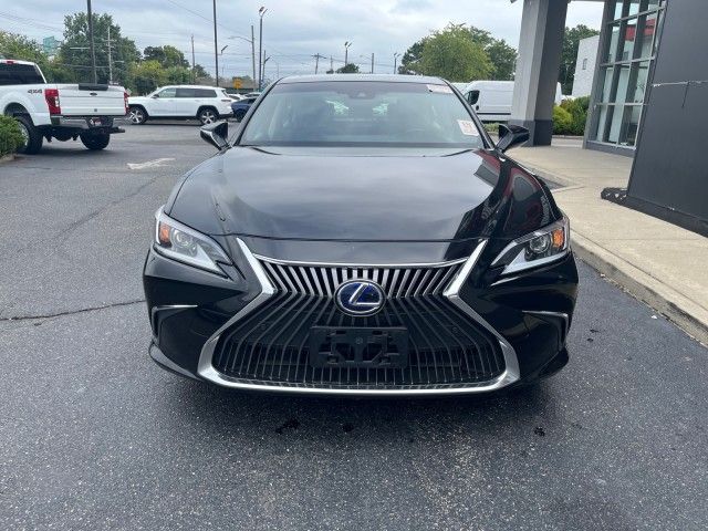 2019 Lexus ES 300h Luxury