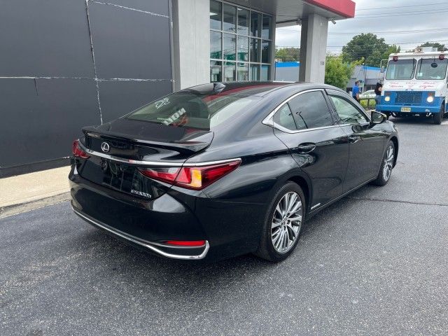 2019 Lexus ES 300h Luxury