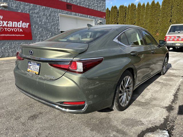 2019 Lexus ES 300h Luxury