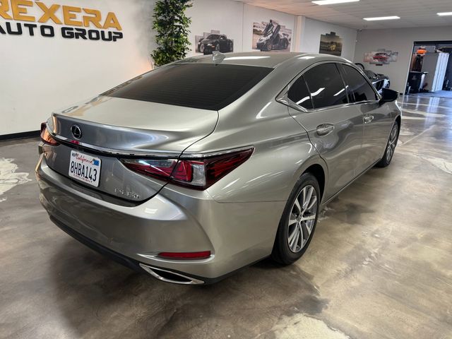 2019 Lexus ES 