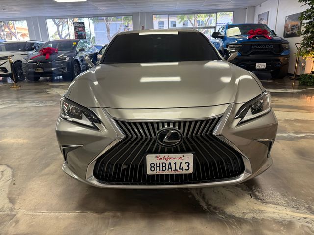 2019 Lexus ES 