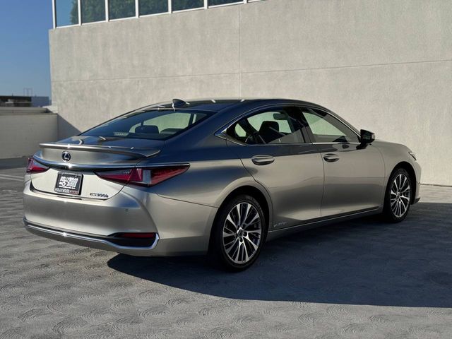 2019 Lexus ES 