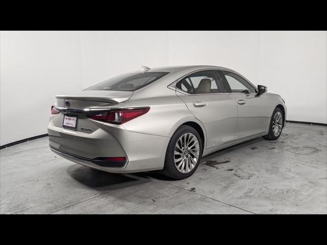 2019 Lexus ES 300h Luxury