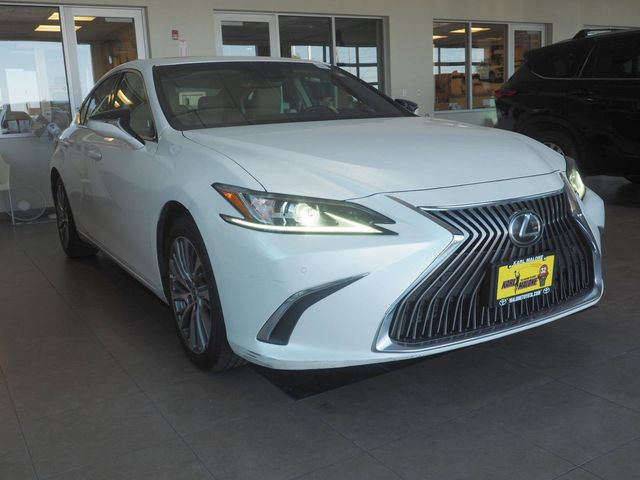 2019 Lexus ES 