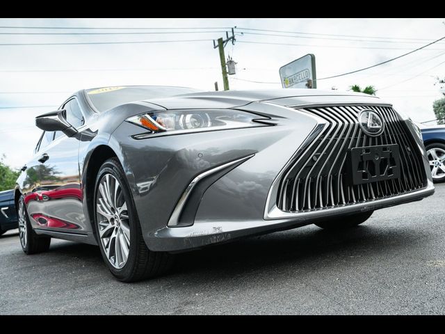 2019 Lexus ES 