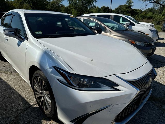 2019 Lexus ES 