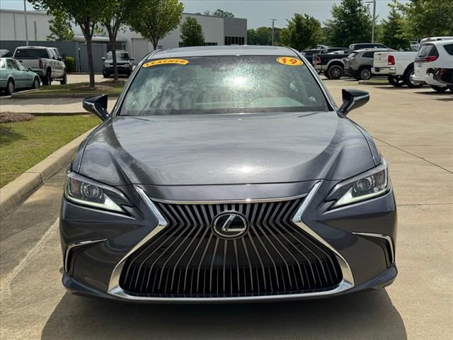 2019 Lexus ES 