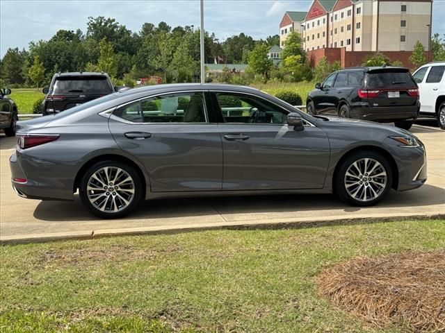 2019 Lexus ES 