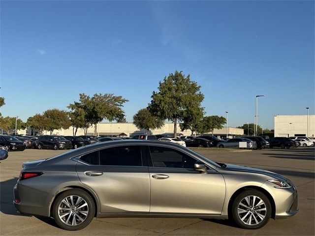 2019 Lexus ES 