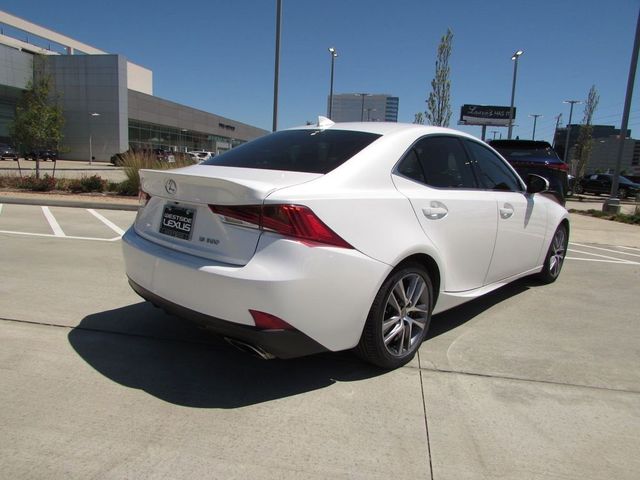 2019 Lexus IS 