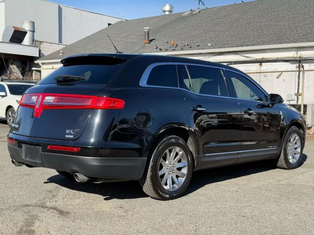 2019 Lincoln MKT Base