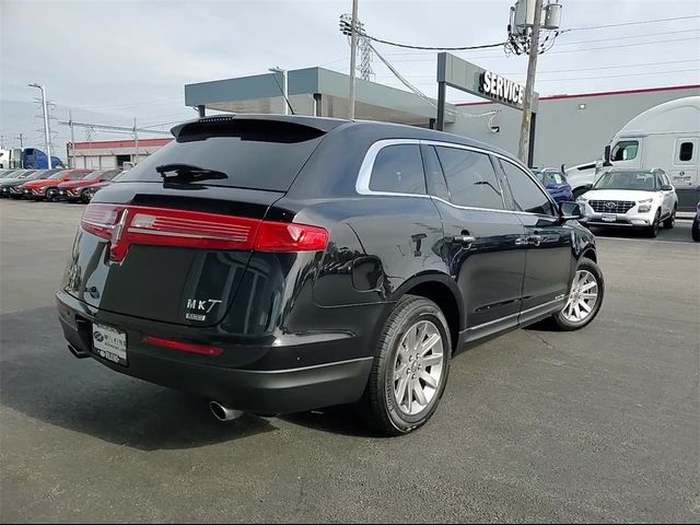 2019 Lincoln MKT Base