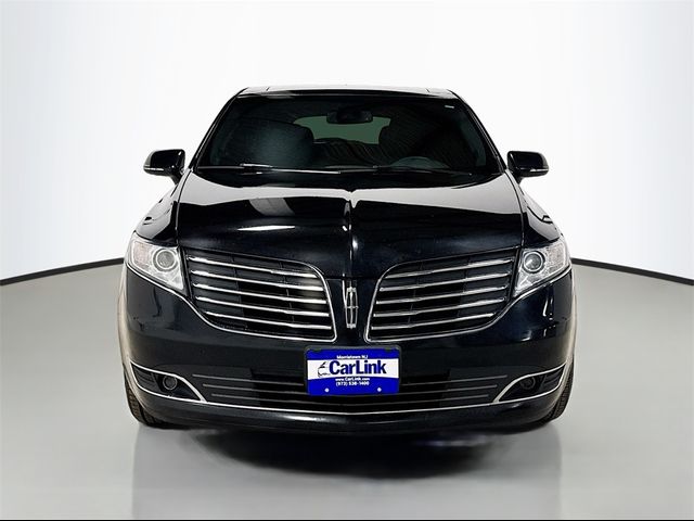 2019 Lincoln MKT Base