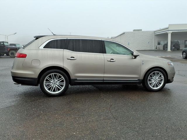 2019 Lincoln MKT Reserve