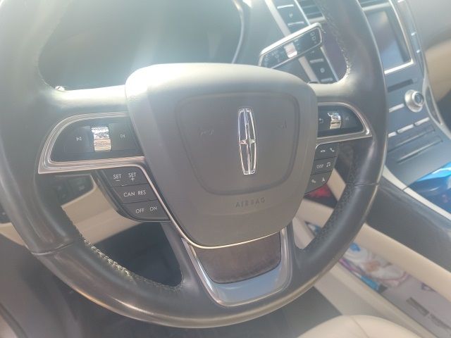 2019 Lincoln Nautilus Select