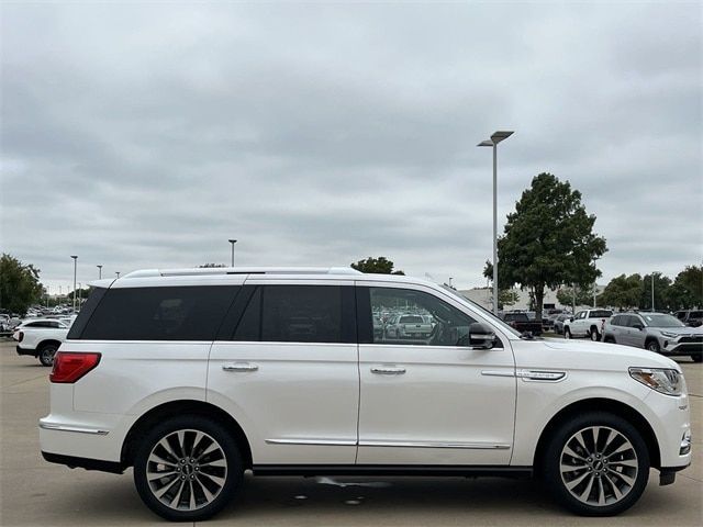 2019 Lincoln Navigator Select