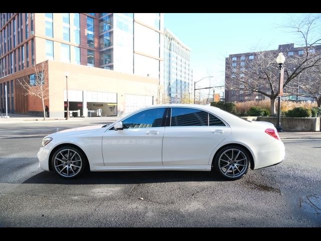 2019 Mercedes-Benz S-Class 560