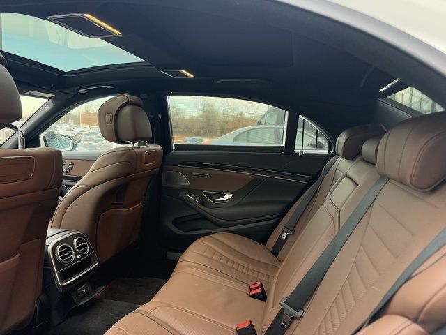 2019 Mercedes-Benz S-Class 560