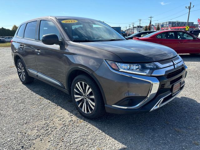 2019 Mitsubishi Outlander ES