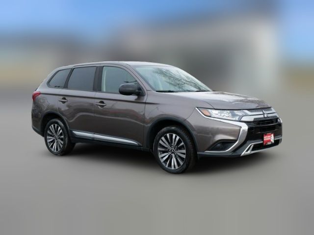 2019 Mitsubishi Outlander ES