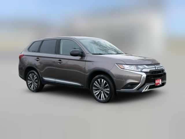 2019 Mitsubishi Outlander ES