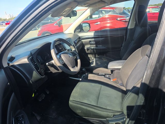 2019 Mitsubishi Outlander ES
