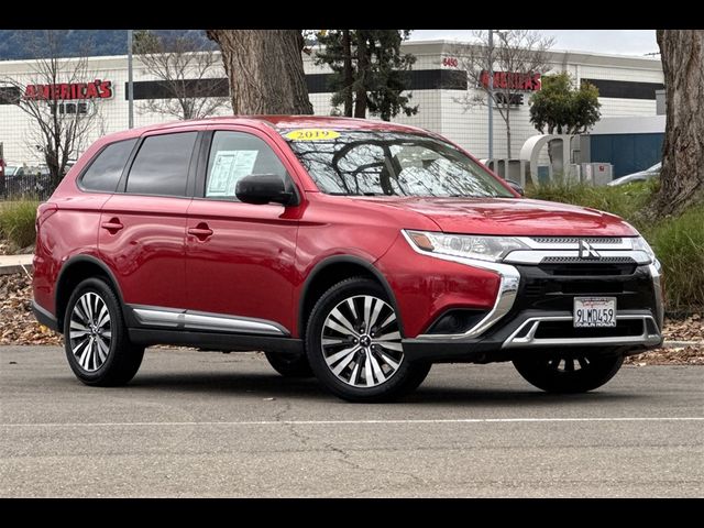 2019 Mitsubishi Outlander ES