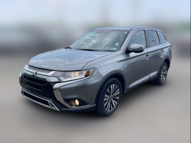 2019 Mitsubishi Outlander SE