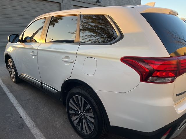 2019 Mitsubishi Outlander ES