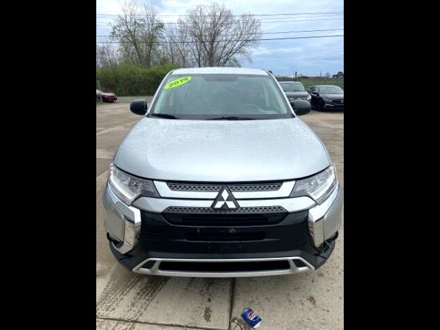 2019 Mitsubishi Outlander ES